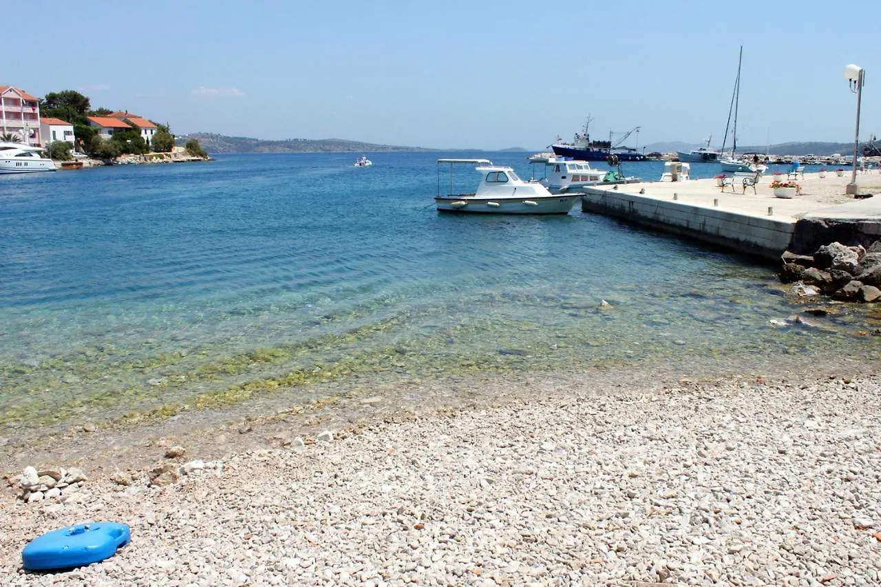 Apartments With A Parking Space Sali, Dugi Otok - 8152